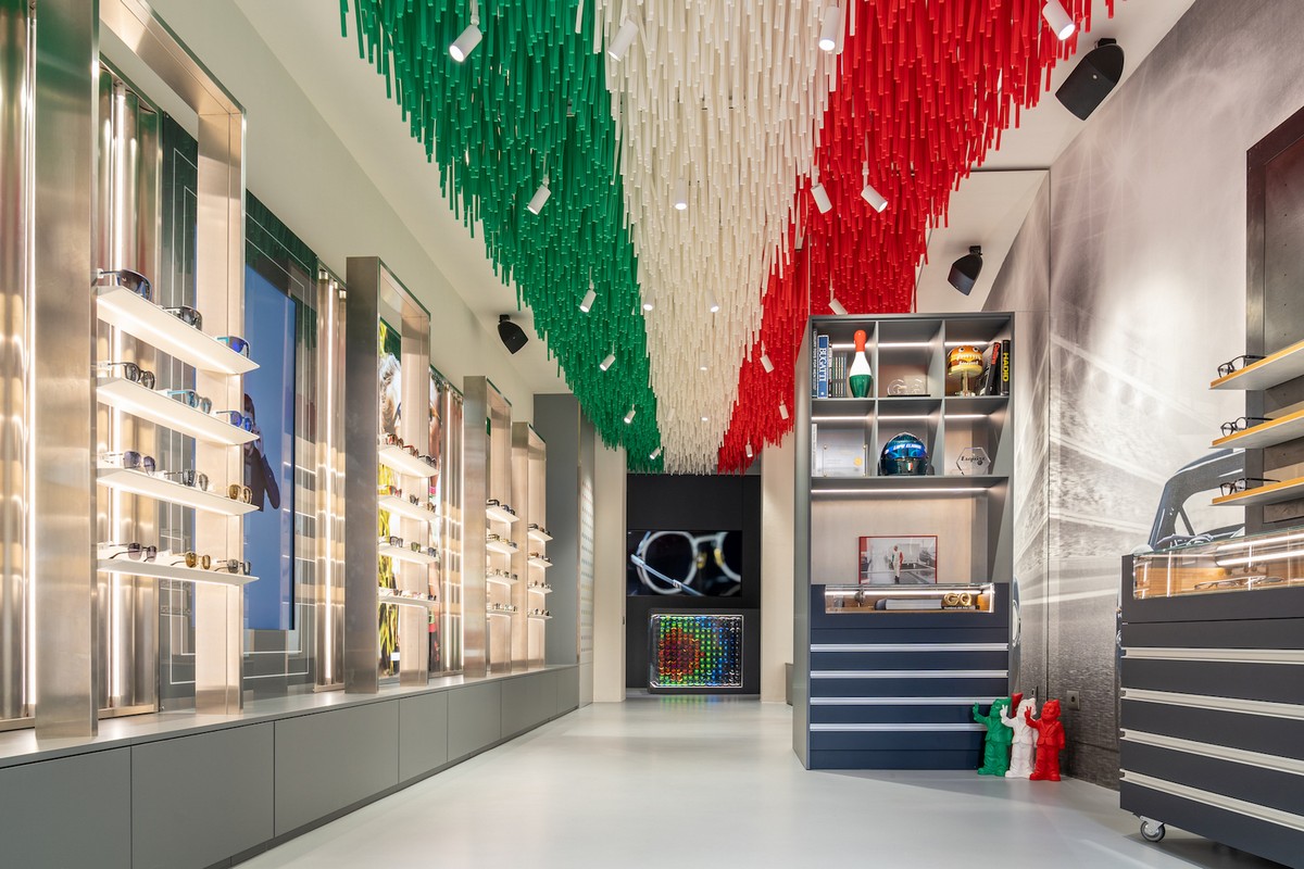Italia Independent store via Fiori Chiari Milano