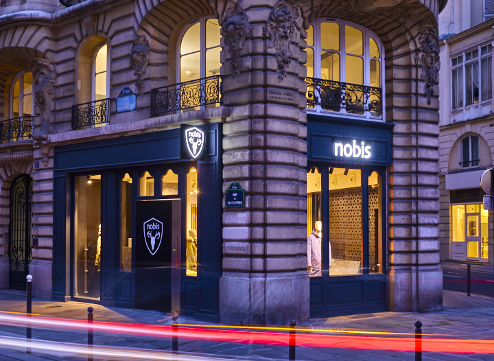 Nobis flagship store Parigi