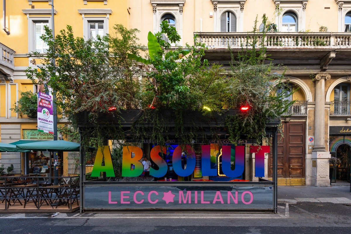Absolut Temporary Rainbow Bar Milano