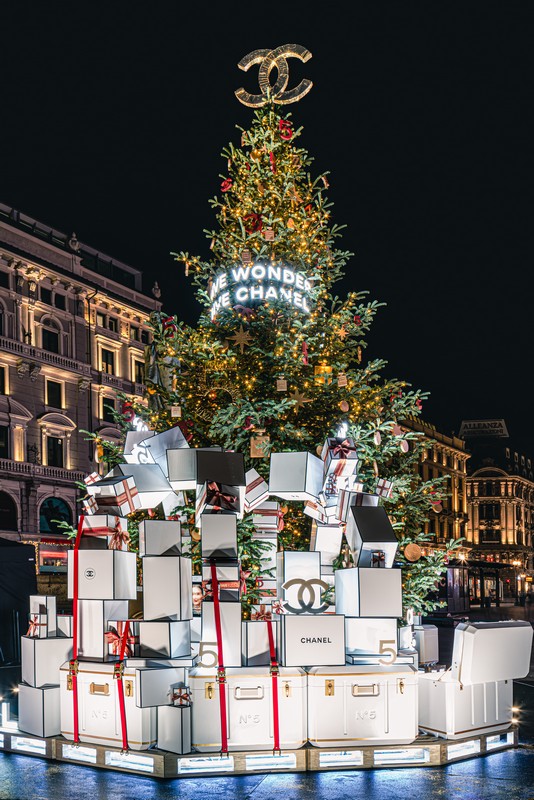 Albero di Natale Chanel Milano 2022