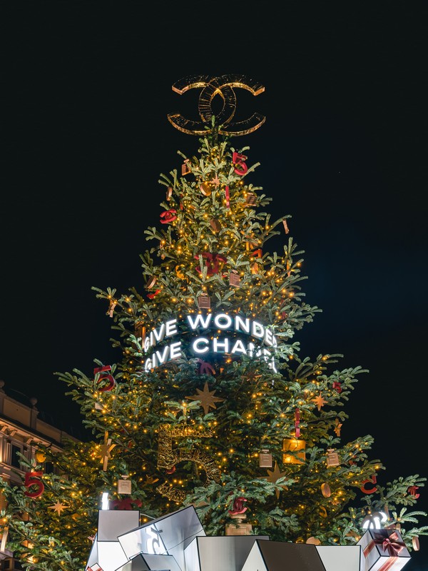 Albero di Natale Chanel Milano 2022