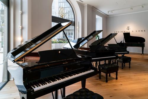 Steinway  Sons Milano
